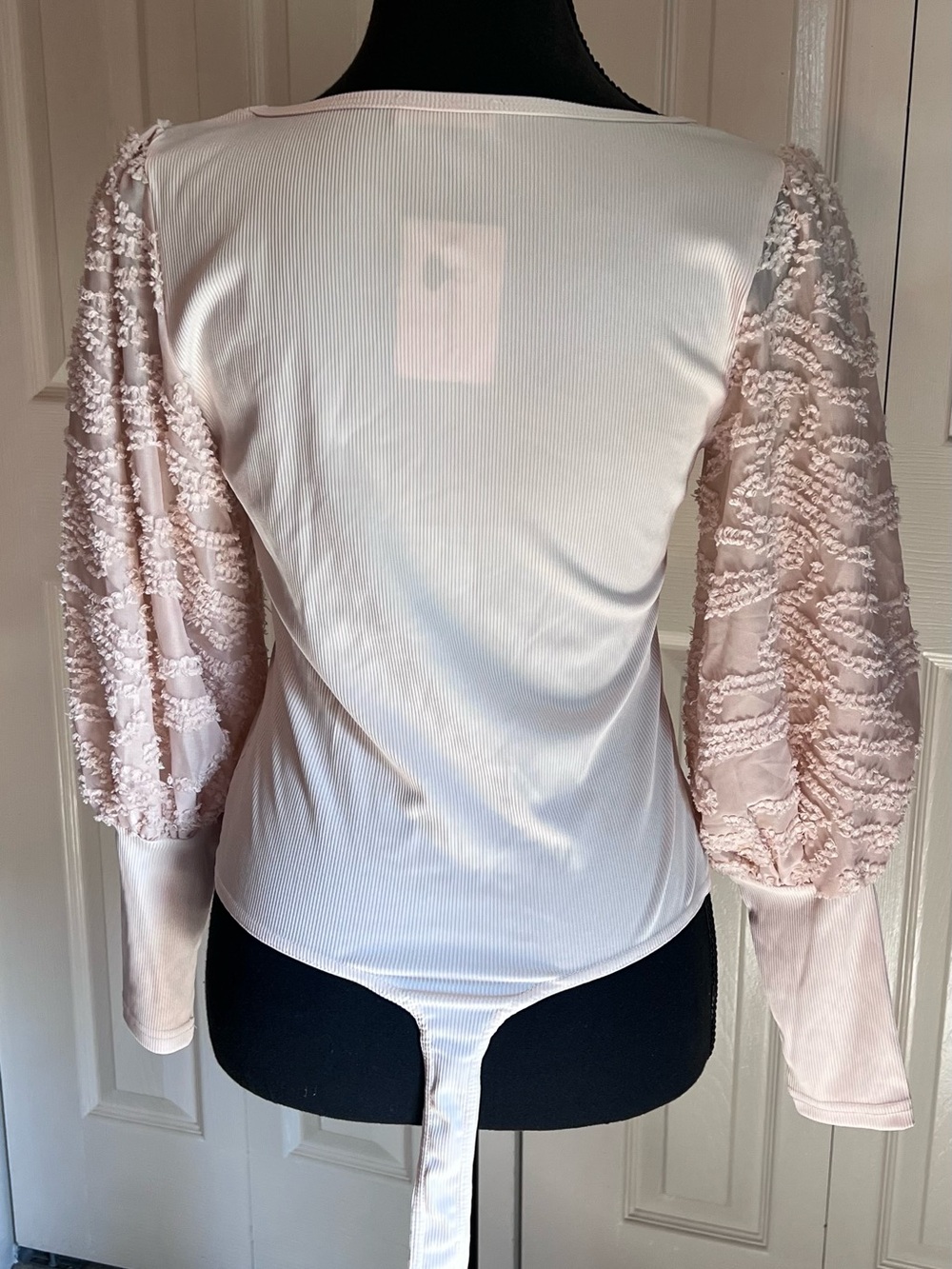 AndTheWhy Textured Puff Sleeve Oatmeal Coquette Bodysuit Women’s Size Medium - Picture 5 of 16